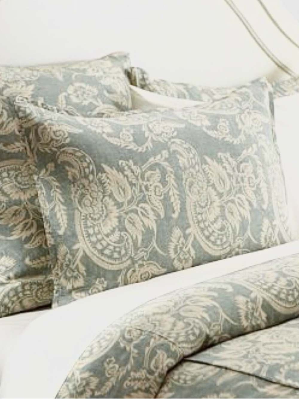 POTTERY BARN Alessandra King Duvet Cover and Sham Set, Porcelain Blue